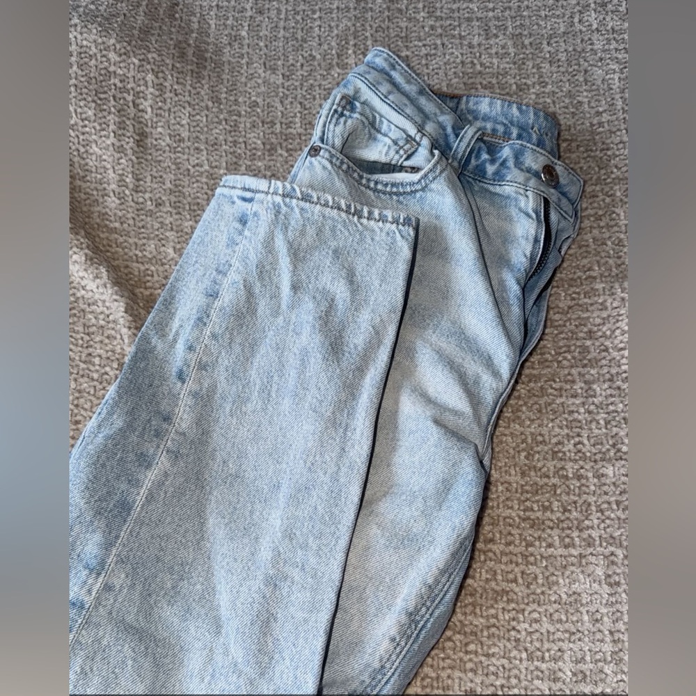 American Eagle Outfitters Light Blue Strigid Jeans